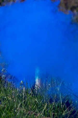 Świeca dymna z rączką - niebieska - It's a boy" - 1 sztuka